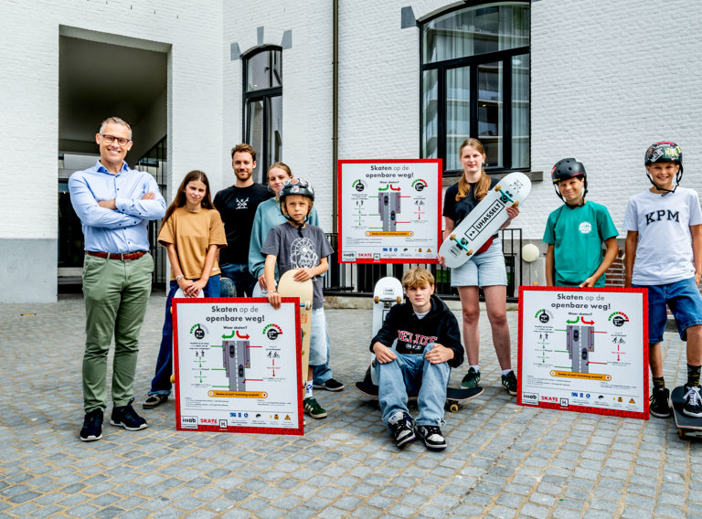 Voorstelling Infobord Skaten Op De Openbare Weg