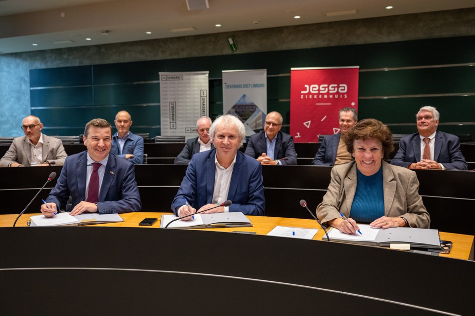 Inez Limburg Ondertekening Bij Opstart