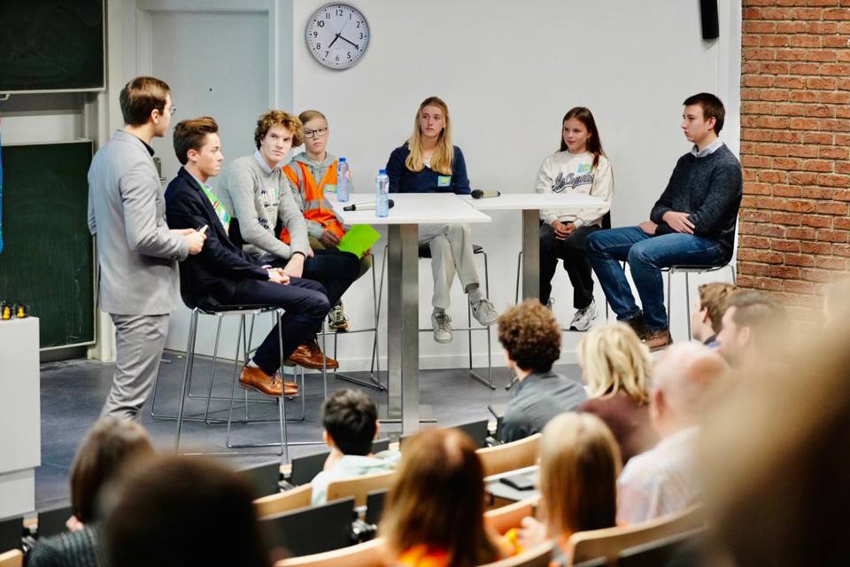 Foto Debat2