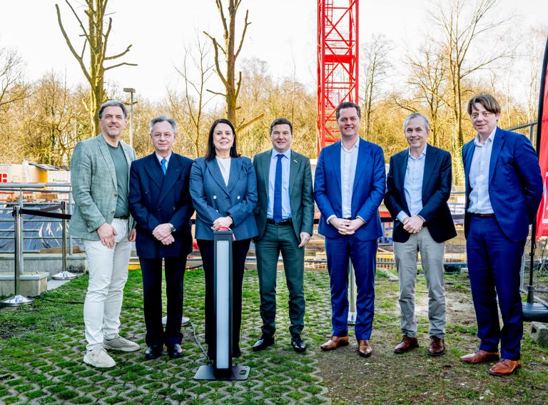 Eerstesteenlegging BIOMED VISION