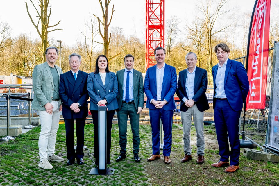 Eerstesteenlegging BIOMED VISION