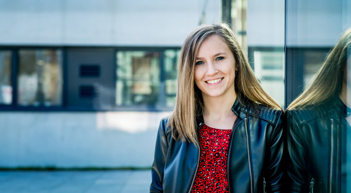 Dr. Lisa Hermans