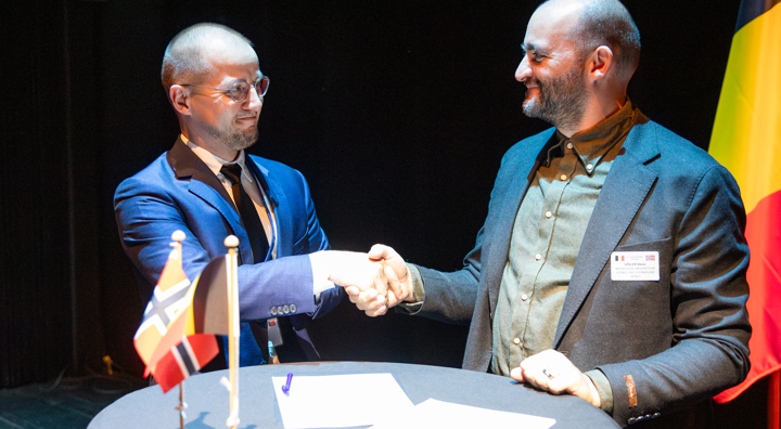 Bart Vermang Ondertekening Missie Noorwegen Foto Ingar Sorensen