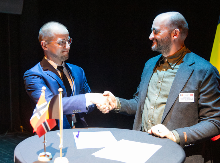 Bart Vermang Ondertekening Missie Noorwegen Foto Ingar Sorensen