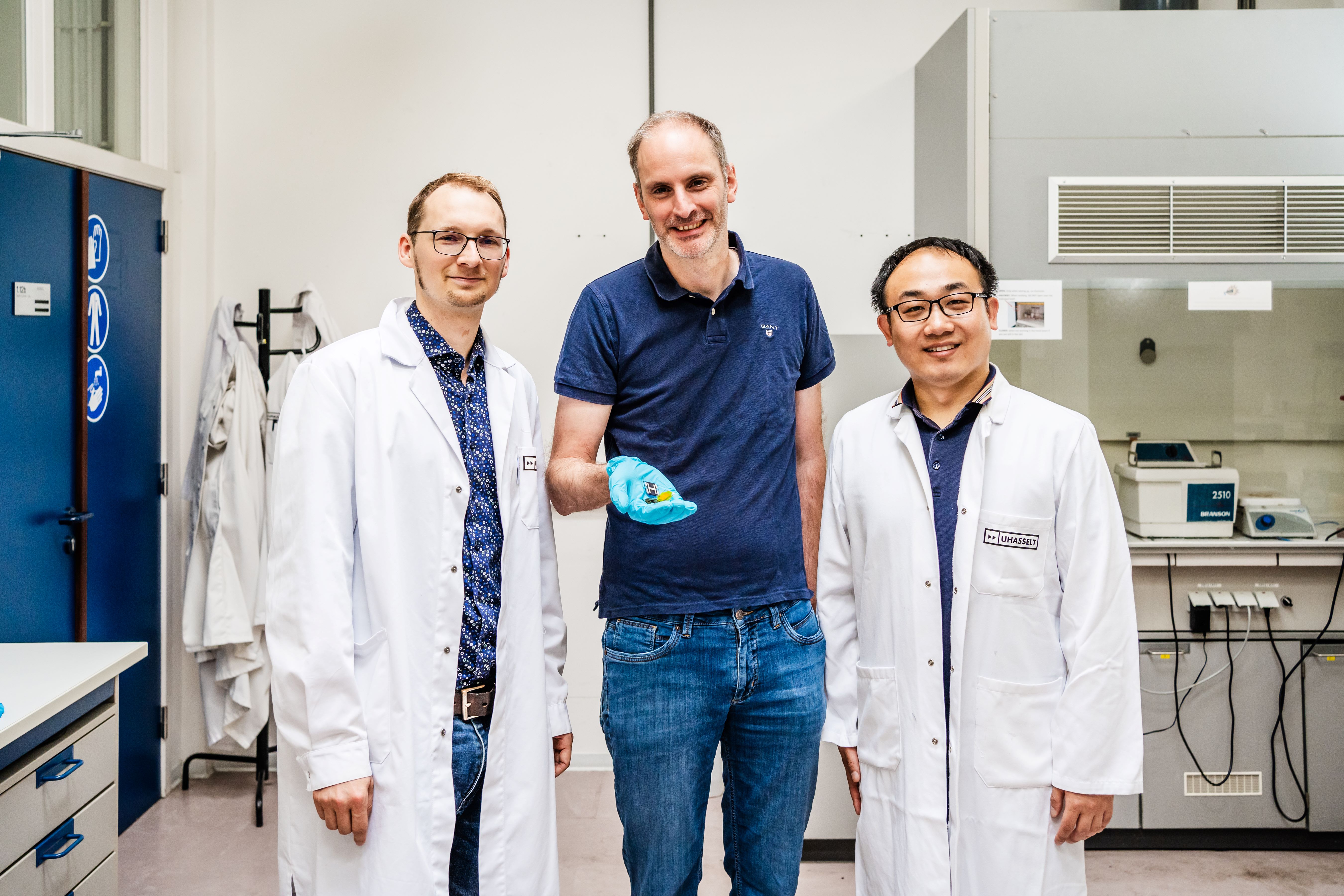 Dr. Bernhard Siegmund Prof. Dr. Koen Vandewal Dr. Yuming Wang