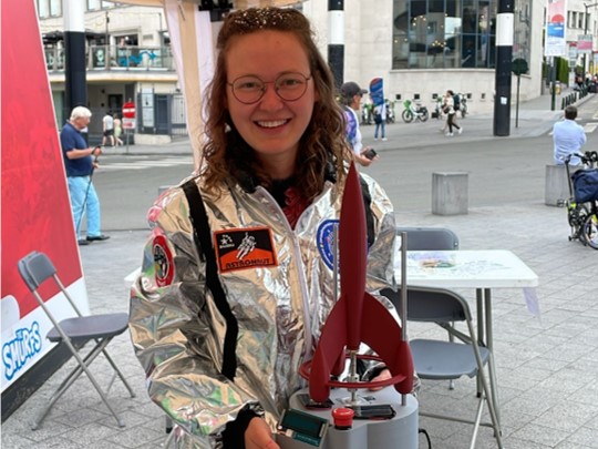 Nora Colson Soapbox 1 Liggend