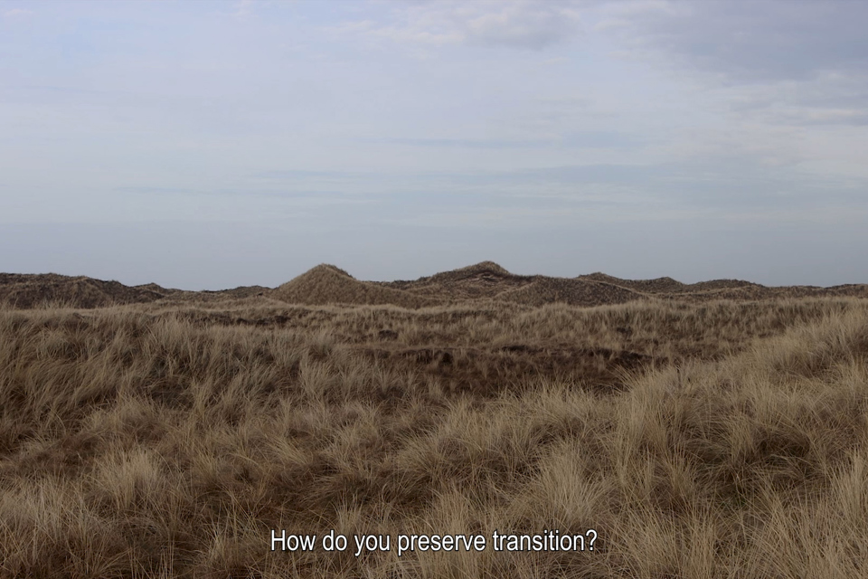 1. RAABJERG, Still © Rune Peitersen (2022)