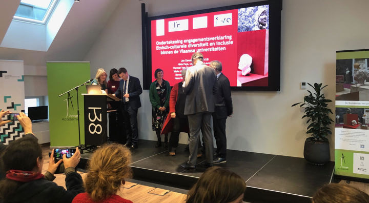 Foto Ondertekening Engagementsverklaring Ter Bevordering Van Etnisch Culturele Diversiteit Aan De Vlaamse Universiteiten