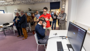 23 11 26 Dag Van De Wetenschap Bezoek Minister 044