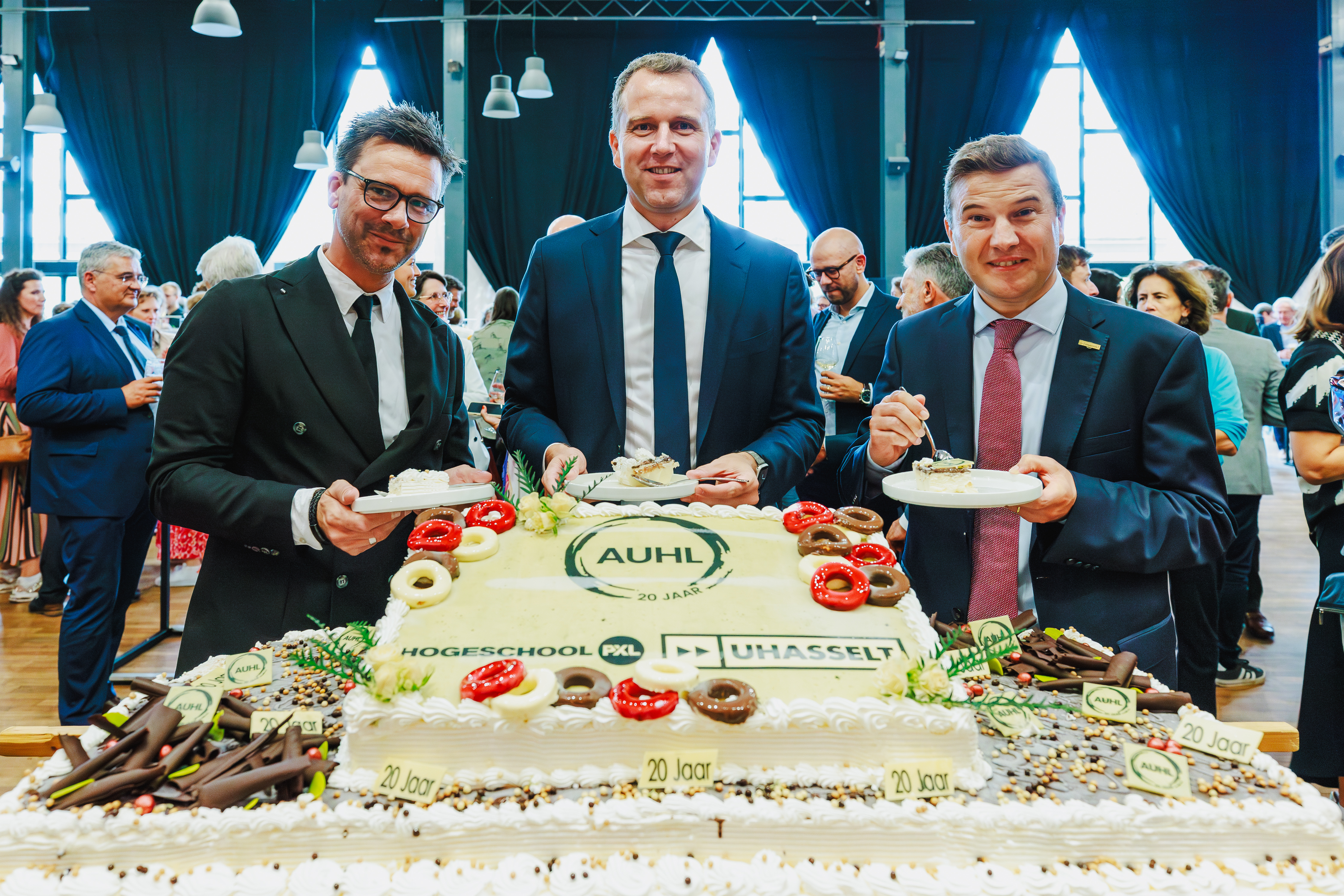 AOZ Aansnijden Taart