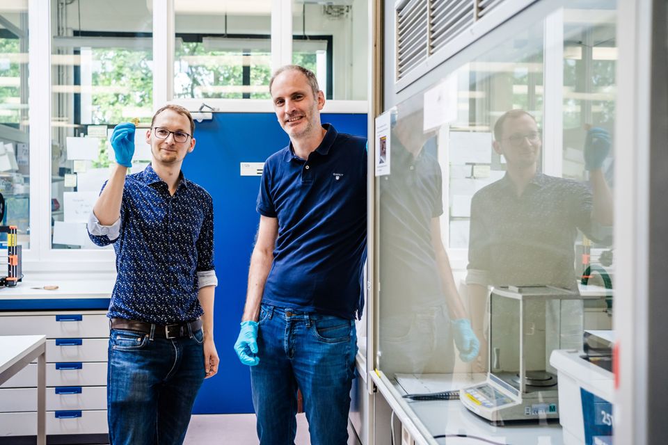 Dr. Bernhard Siegmund Prof. Dr. Koen Vandewal